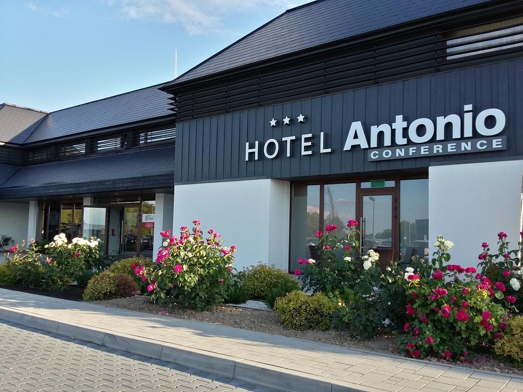 Hotel Antonio Conference Brzeg Exterior photo